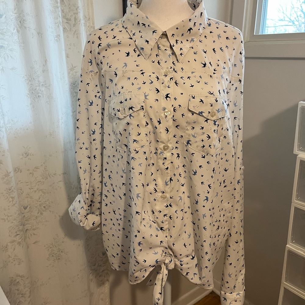 Torrid size 2 bird print top. Size 2
